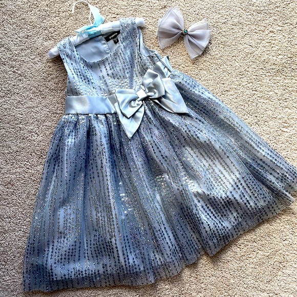 Sleeveless Fluffy Mesh Sparkling Princess Dress - Picture 1 of 7